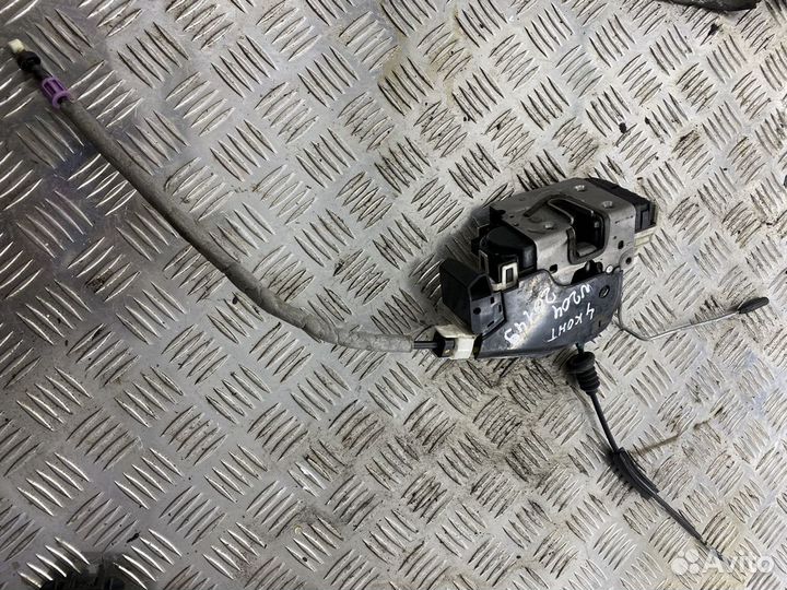 Замок двери передней левой mercedes C204,X204