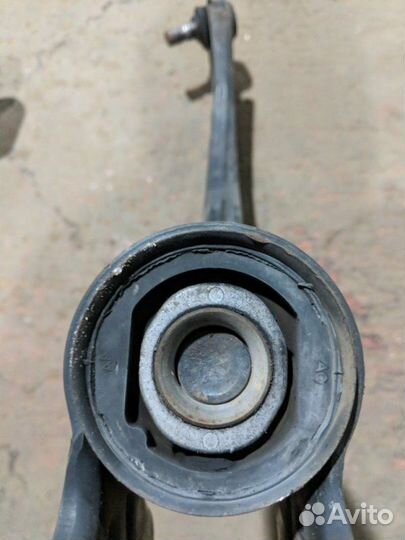 Рычаг подвески нижний передний правый Mazda 3 BL