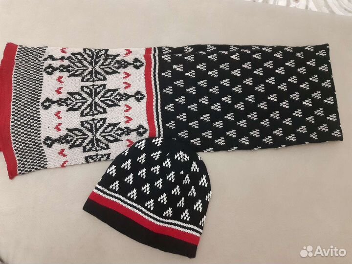 Комплект шапка шарф и перчатки