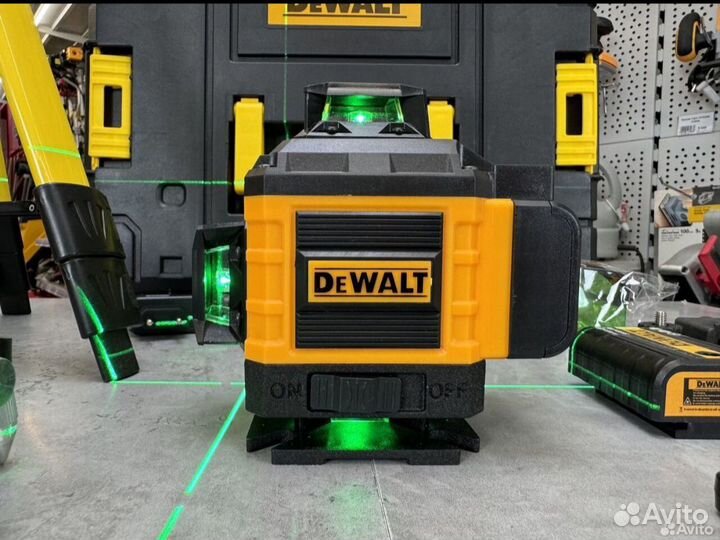 Лазерный уровень DeWalt 4D со штативом