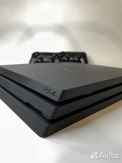 Sony PS4 pro + 2 геймпада + 55 игр