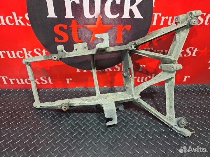 Кронштейн фары левый Daf XF105