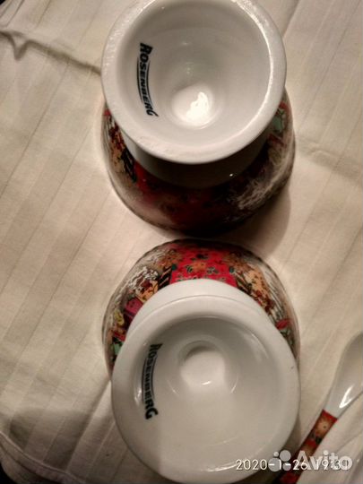 Две креманки с ложечками