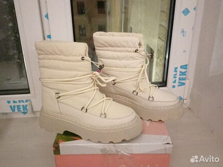 Дутики женские