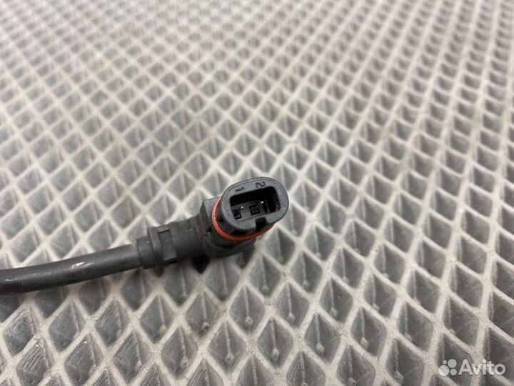 Датчик abs передний левый Mercedes-Benz E-Class