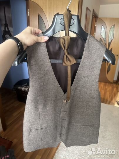 Мужской костюм тройка 46