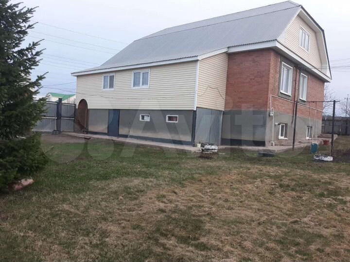 Дом 225 м² на участке 17 сот.