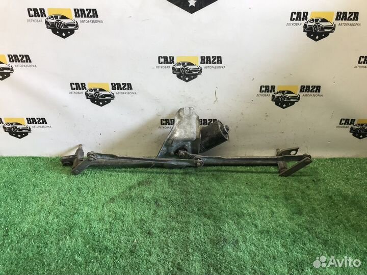 Трапеция стеклоочистителей с моторчиком