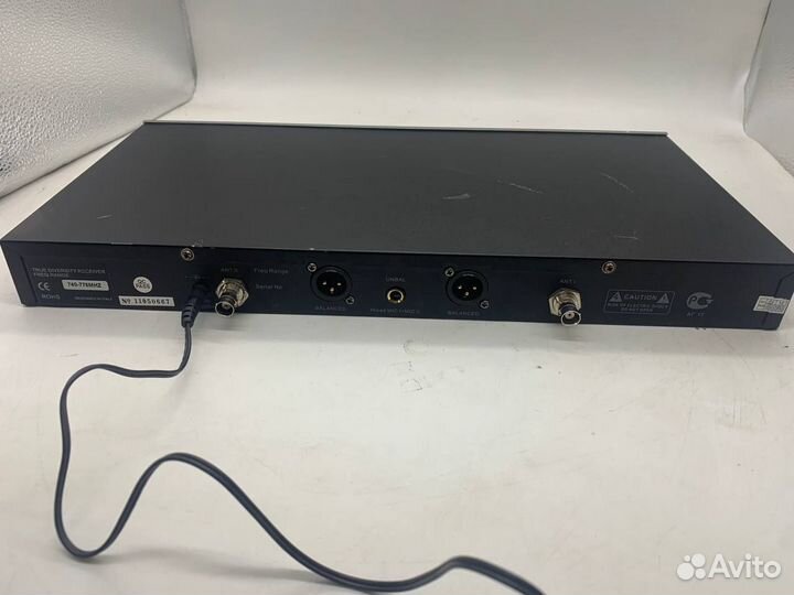 Профессиональная микрофонная радиосистема Volta