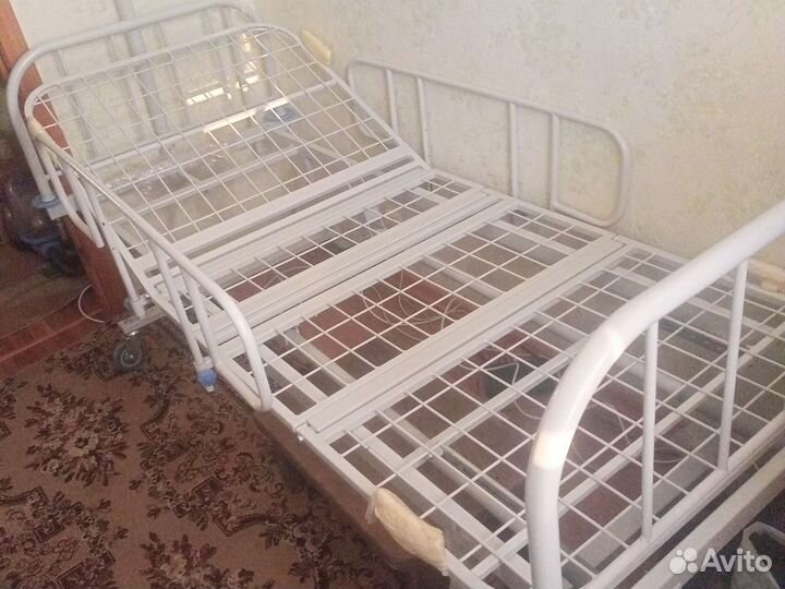 Медицинская кровать для лежачих больных