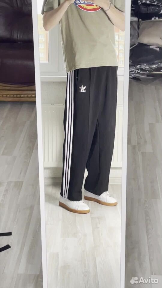 Широкие штаны Adidas