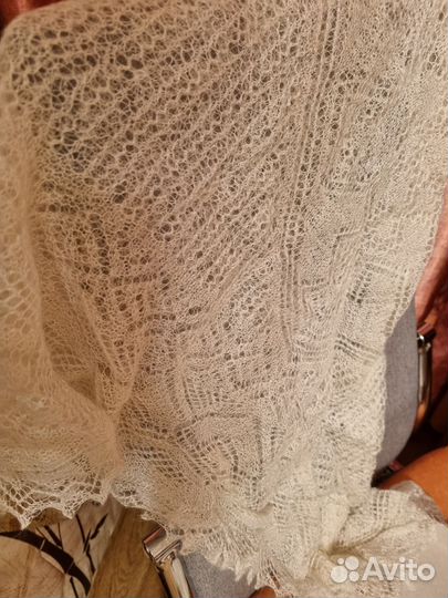 Оренбургский пуховый платок паутинка и перчатки