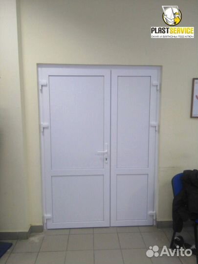 Дверь пластиковая rehau