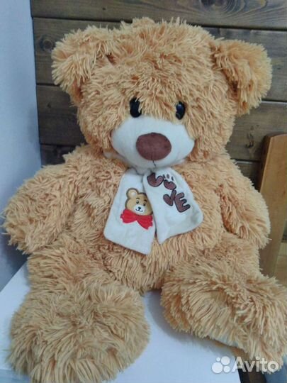 Большой плюшевый мишка