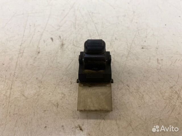 Кнопка стеклоподъемника задняя правая Subaru