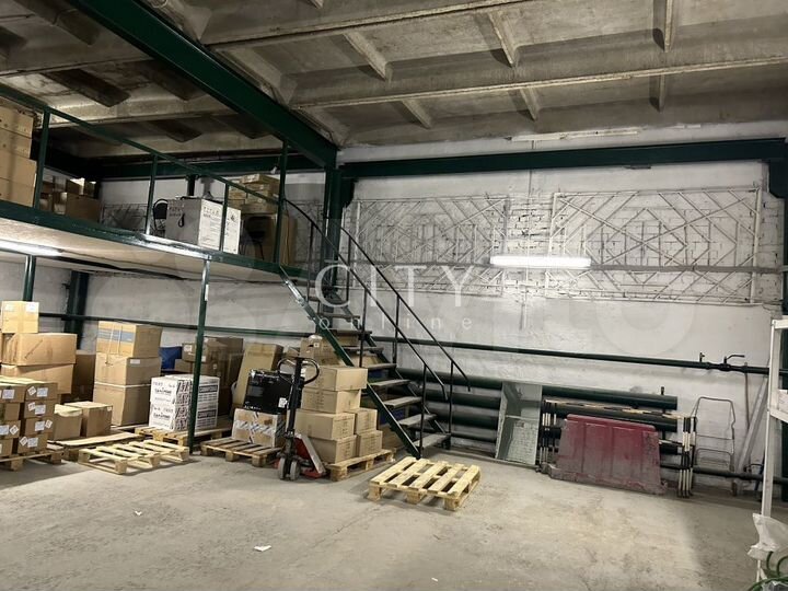 Сто с кранбалкой