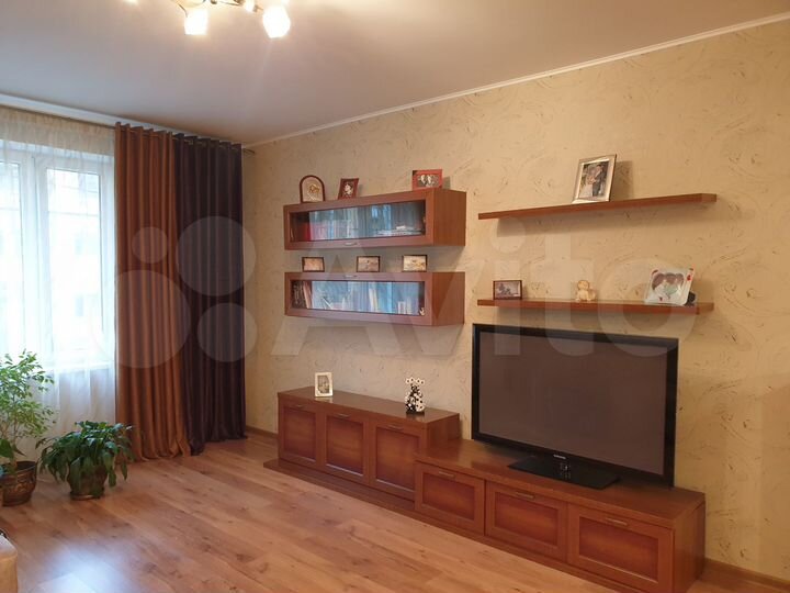 2-к. квартира, 80 м², 2/5 эт.