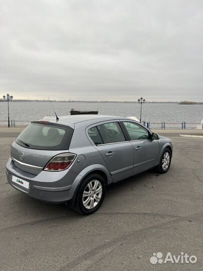Opel Astra 1.6 МТ, 2011, 172 600 км