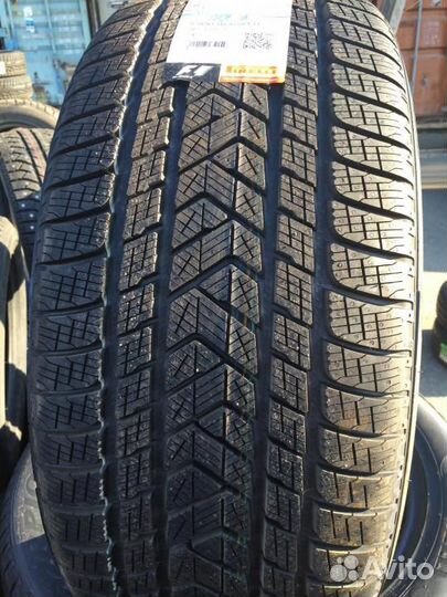 Pirelli Scorpion Winter 315/35 R22