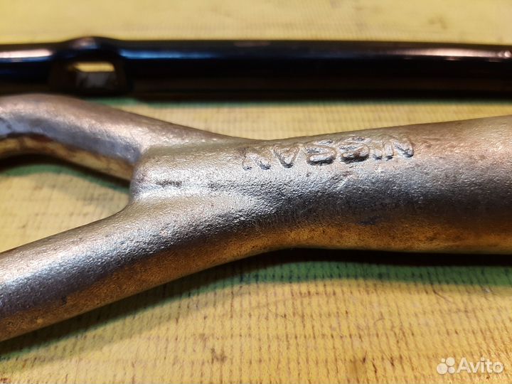 Балонник буксировочный крюк Nissan Qashqai J10