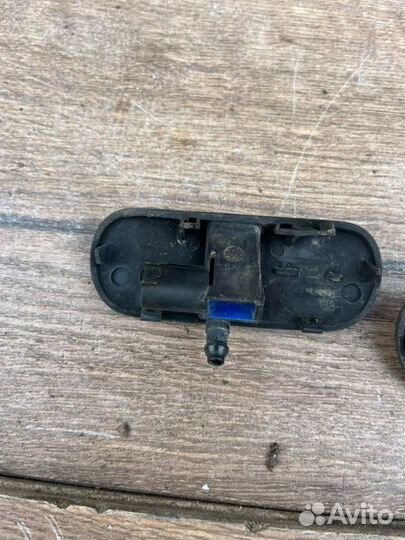 Форсунка омывателя лобового стекла Audi 3 8P 1.8