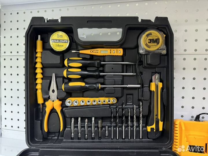 Шуруповерт DeWalt 48V с комплектом оснастки