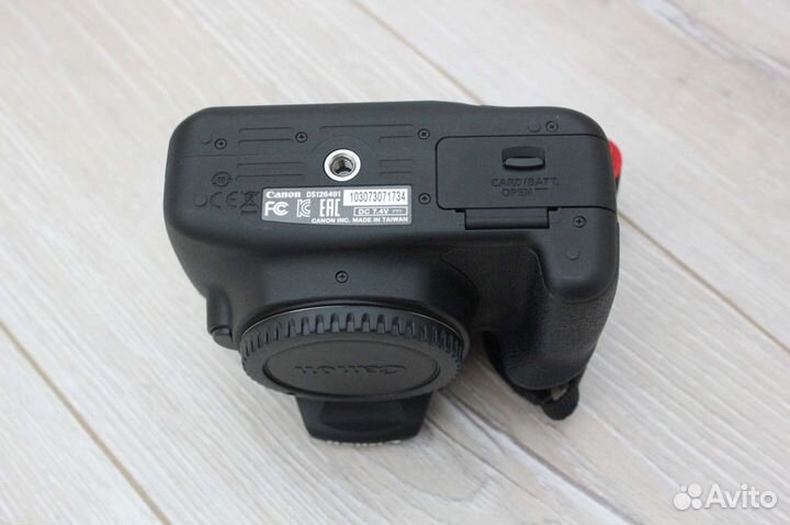 Зеркальный фотоаппарат Canon Digital EOS 1200D