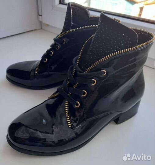 Ботинки женские