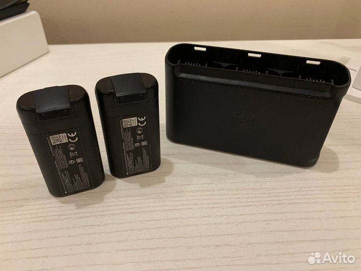 2 акб и зарядный хаб