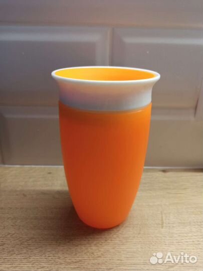 Поильник непроливайка munchkin