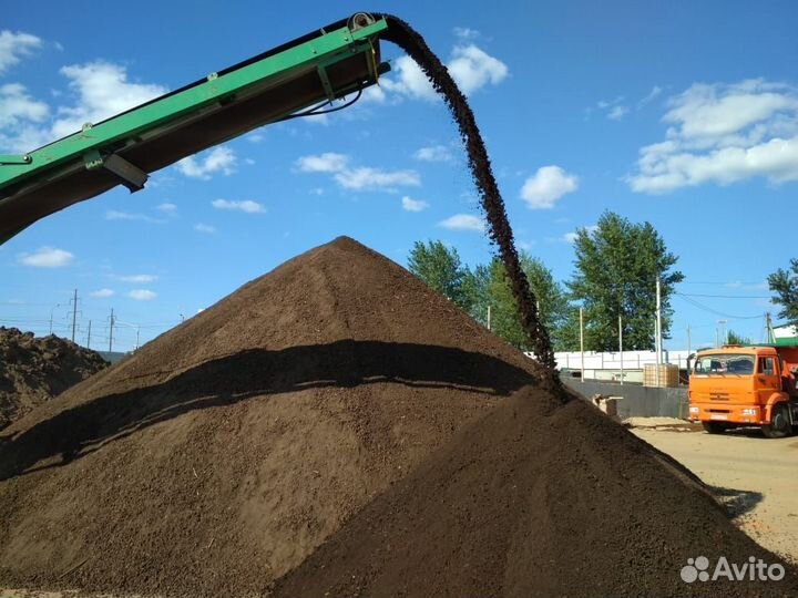 Растительная просеянная смесь торфа и земли