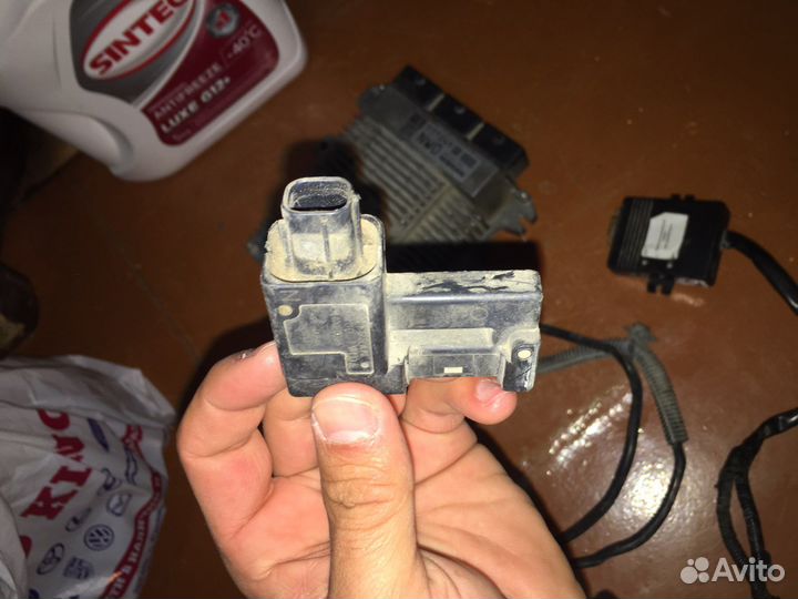 Блок управ/двигателе, эмулятор катилиз., клемма