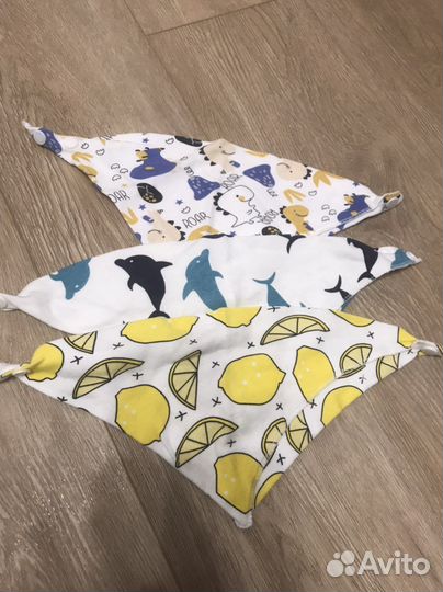 Слюнявчик силиконовый