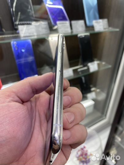 iPhone X, 64 ГБ