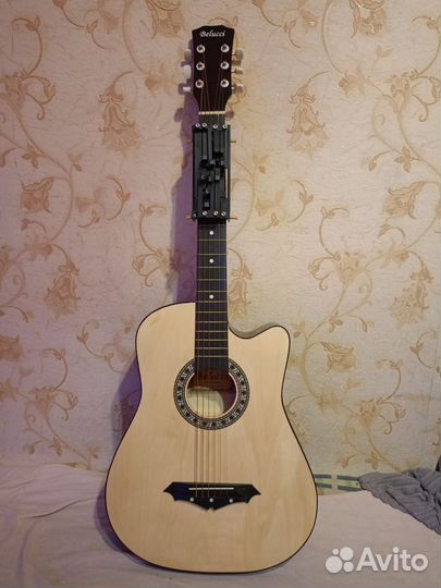 Акустическая гитара