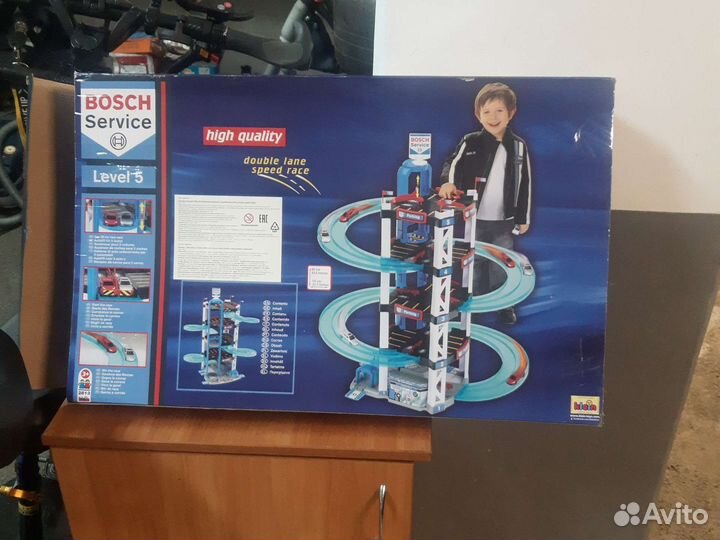 Трек и парковка для Hot Wheels