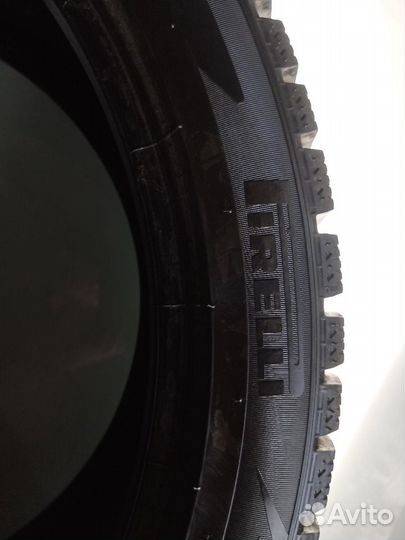 Pirelli Ice Zero 295/35 R21