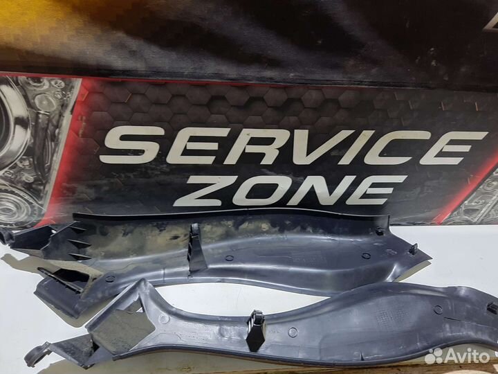 Обшивка задней стойки нижняя Renault Megane 2