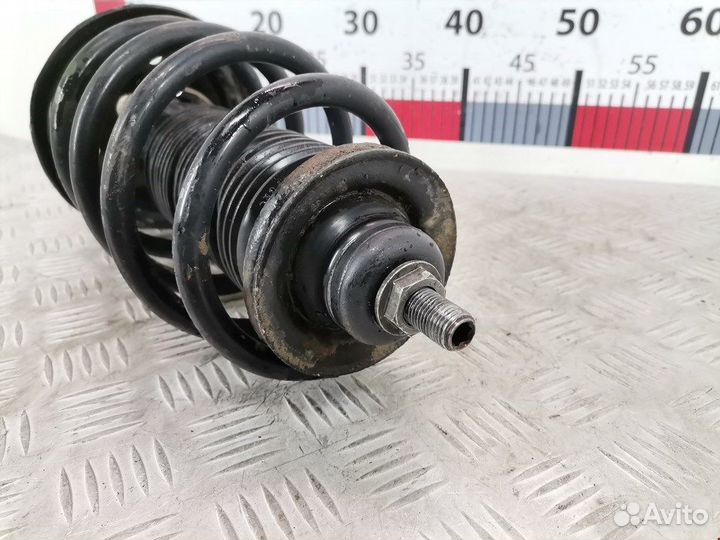 Стойка для Volkswagen Golf 4