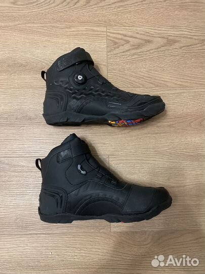 Мотоциклетные ботинки