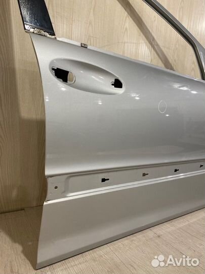 Дверь боковая передняя правая Mercedes Benz C230