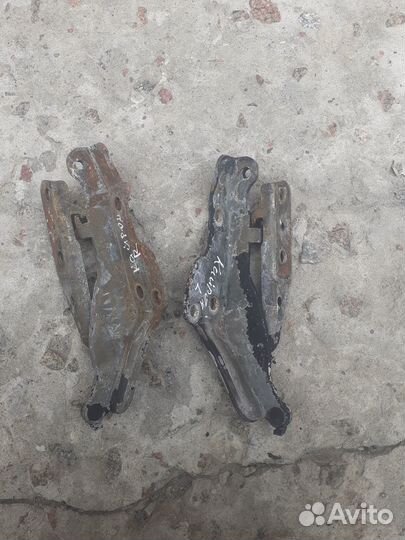 Петли капота SsangYong Kyron