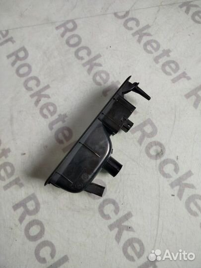 Кнопка стеклоподъемника задняя правая Renault