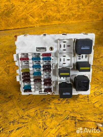 Блок предохранителей Ford Transit Connect TC7 1.8L