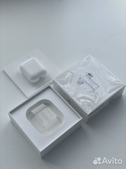 Беспроводные наушники apple airpods