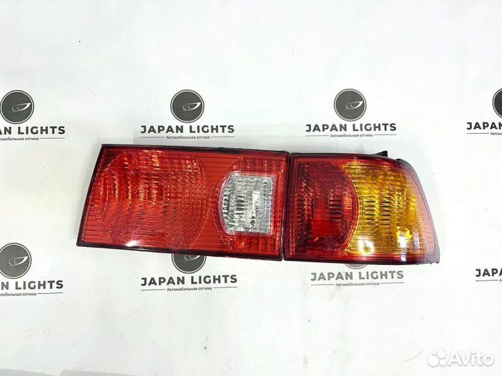 Стоп сигналы хрустальные задний Toyota Ipsum SXM10