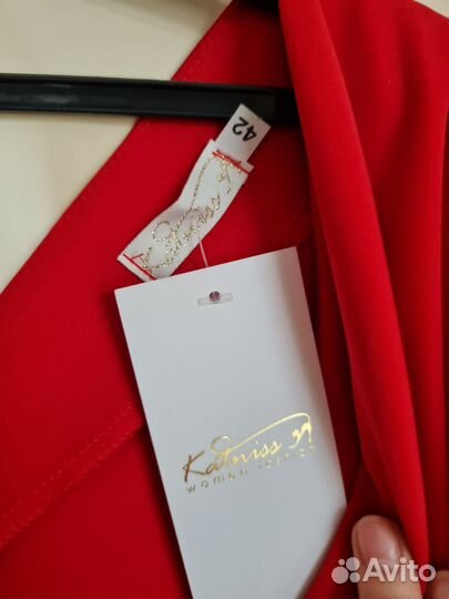 Продам новое платье