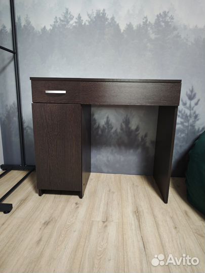 Туалетный столик с зеркалом подсветкой, письменный