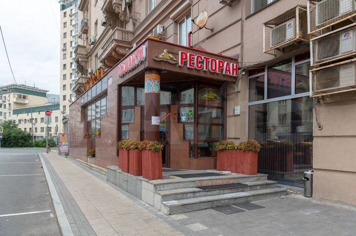 Продам торговое помещение, 251 м²