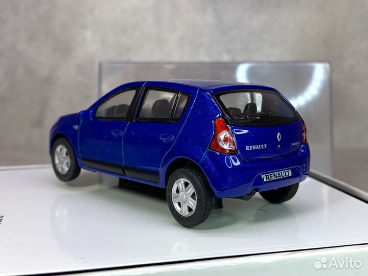 Коллекционная модель Renault Sandero 1:43